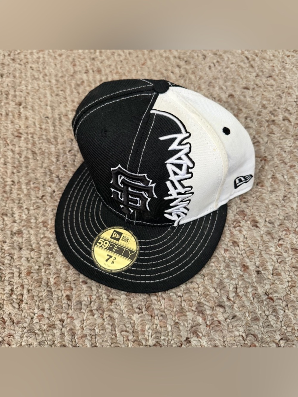 San Francisco Giants SF fitted baseball cap white black graffiti combo